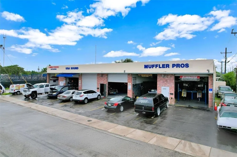 5960 SW 23rd St West Park, FL 33023