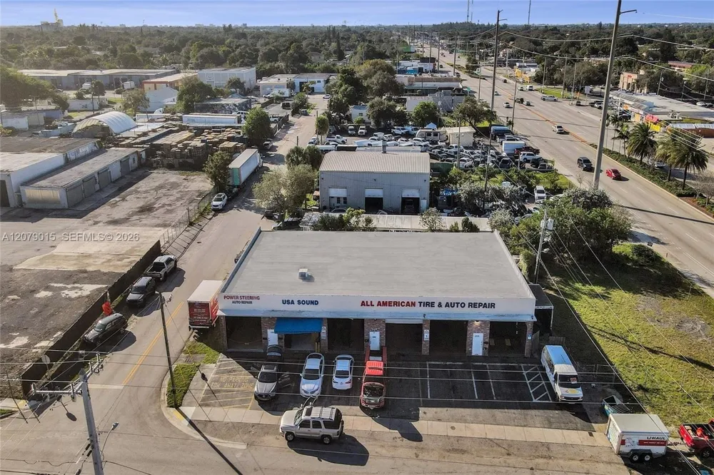 5960 SW 23rd St West Park, FL 33023