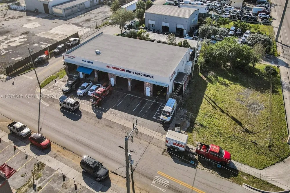 5960 SW 23rd St West Park, FL 33023