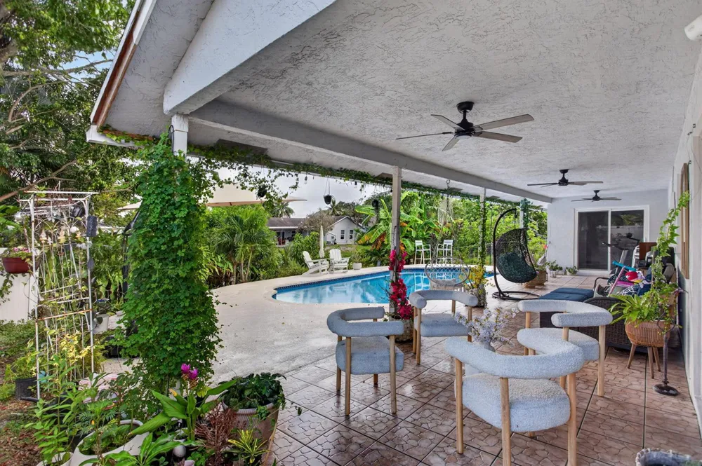 4950 SW 11th Circle Margate, FL 33068