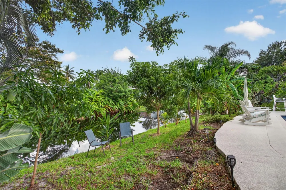 4950 SW 11th Circle Margate, FL 33068