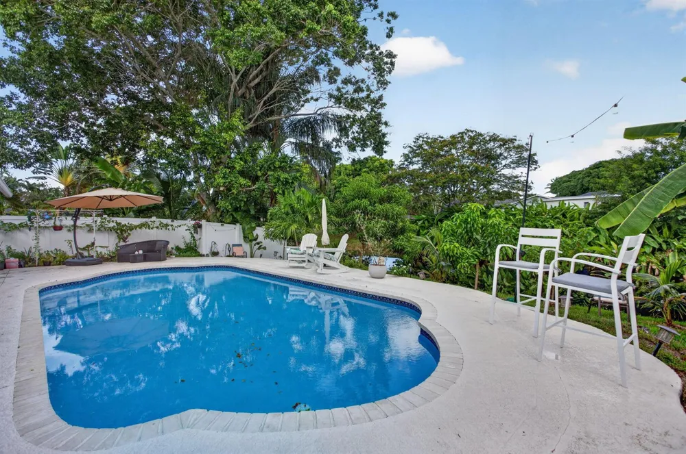 4950 SW 11th Circle Margate, FL 33068