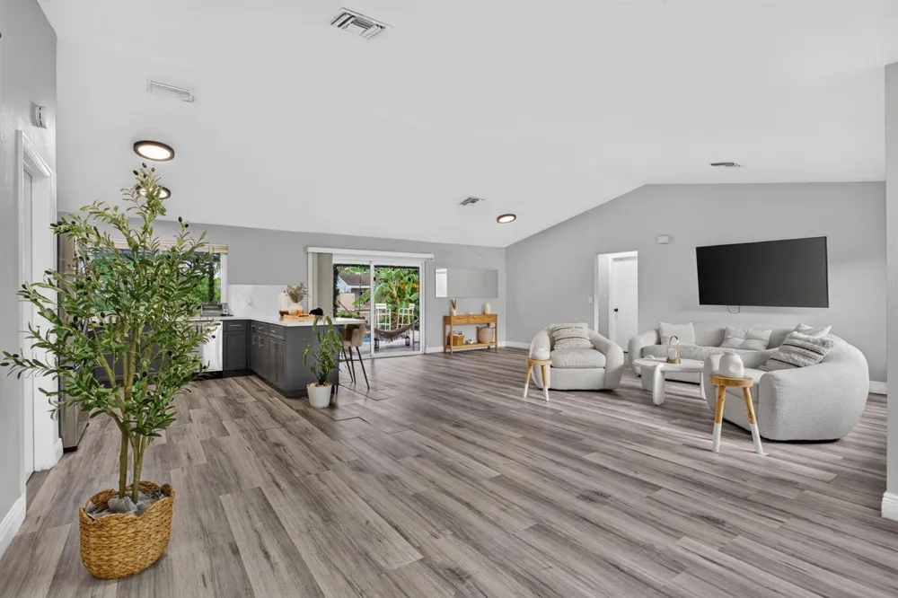 4950 SW 11th Circle Margate, FL 33068