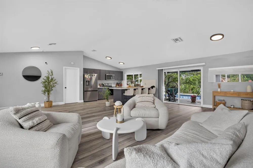 4950 SW 11th Circle Margate, FL 33068