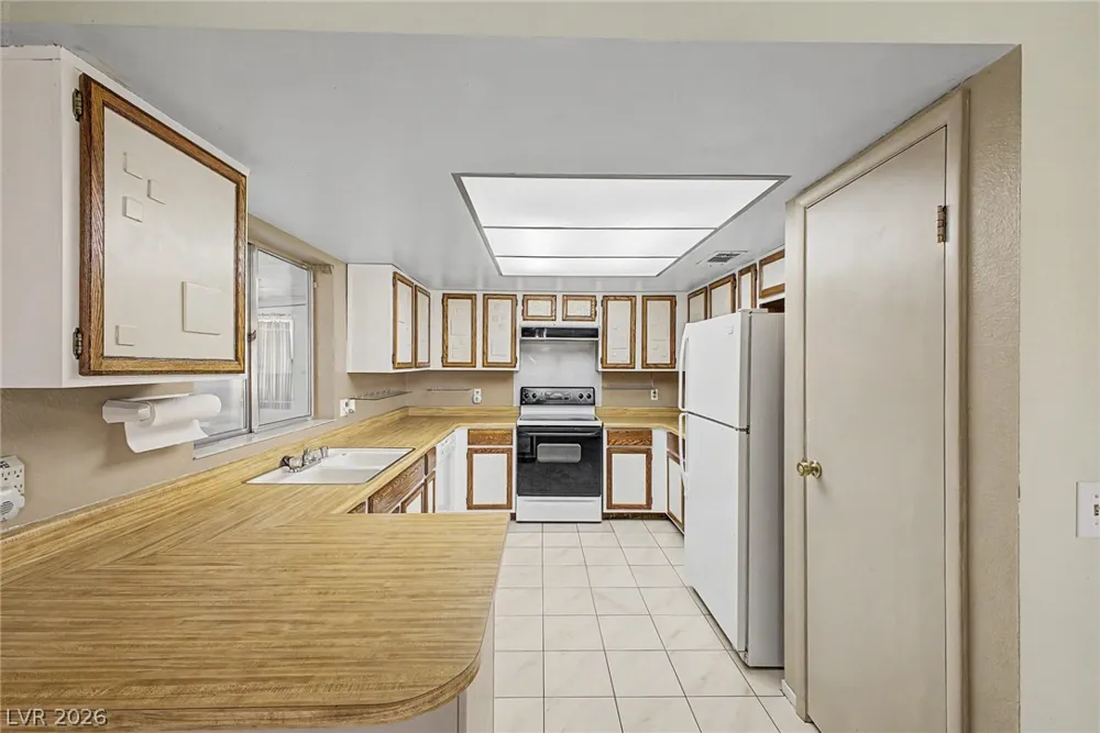 2112 Cameron Street Las Vegas, NV 89102