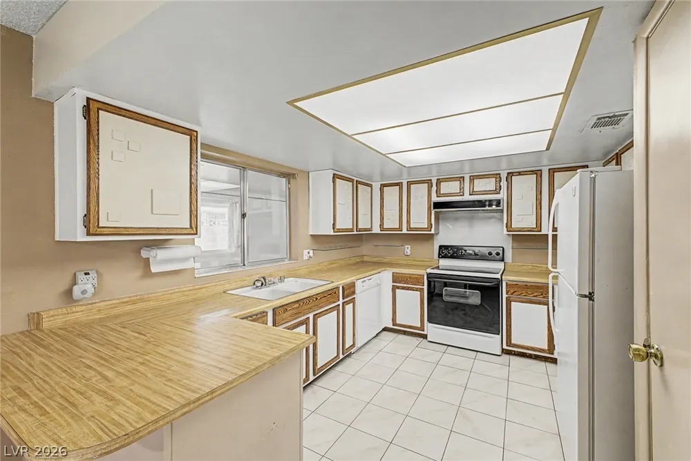 2112 Cameron Street Las Vegas, NV 89102