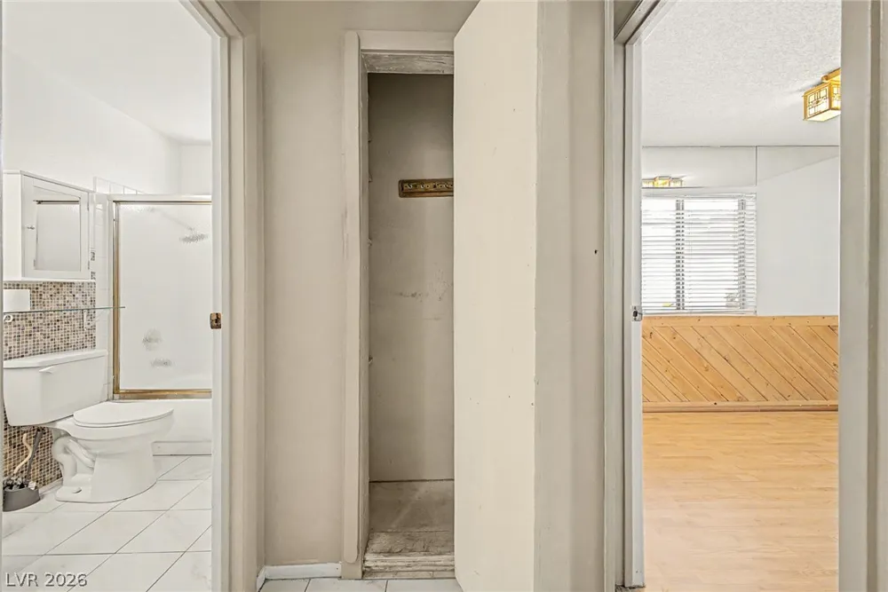 2112 Cameron Street Las Vegas, NV 89102