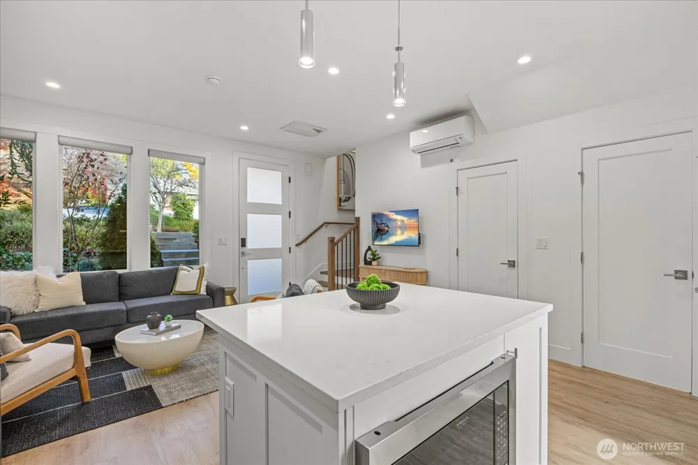 3537 NE 93rd Street Seattle, WA 98115