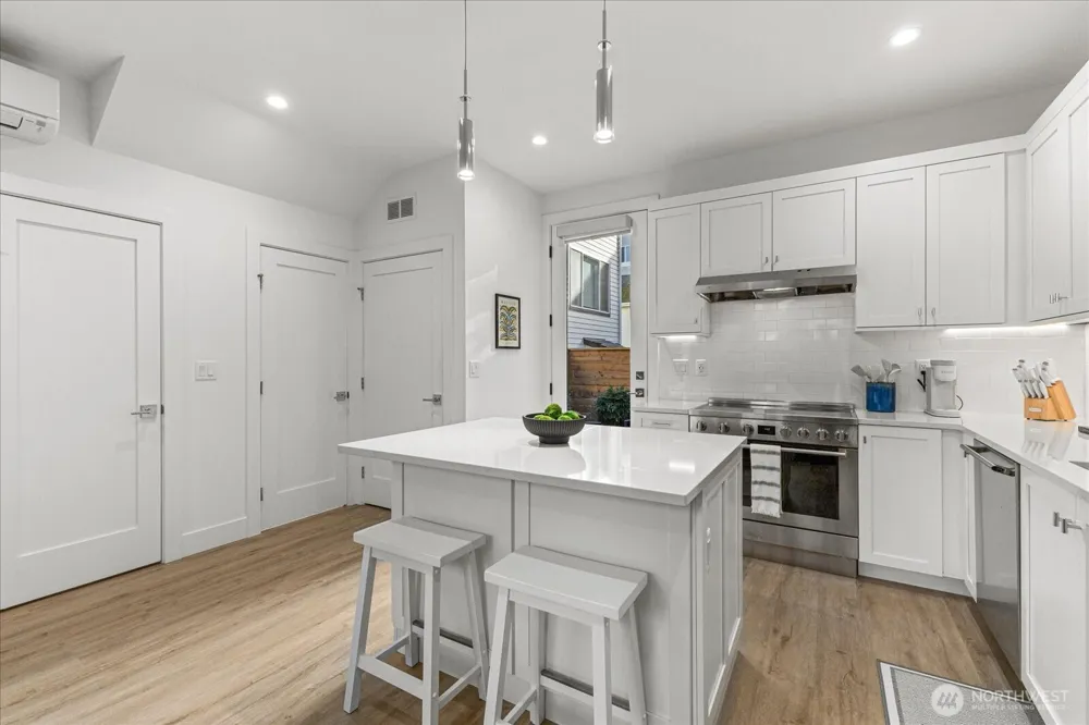3537 NE 93rd Street Seattle, WA 98115