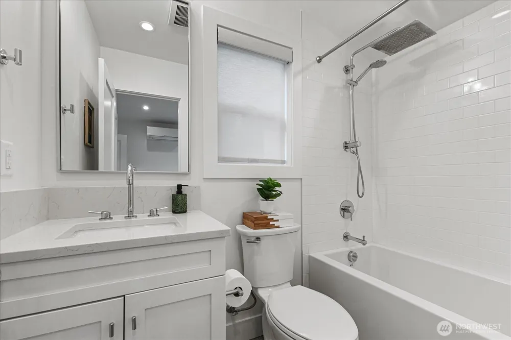 3537 NE 93rd Street Seattle, WA 98115