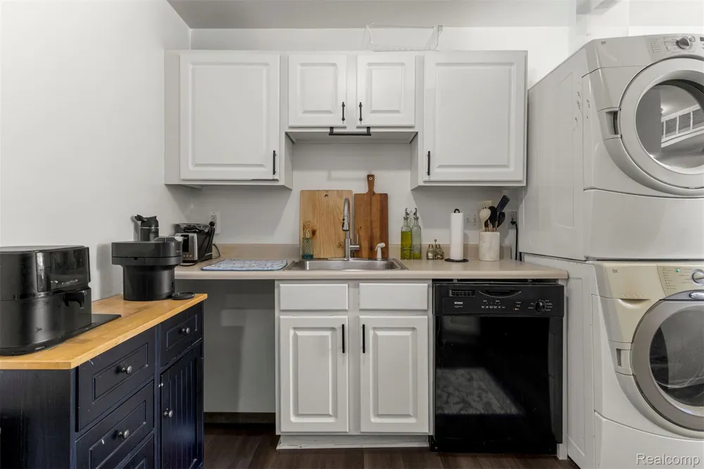 24969 Mayfair Street Flat Rock City, MI 48134