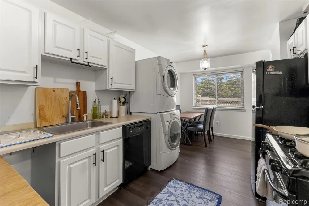 24969 Mayfair Street Flat Rock City, MI 48134