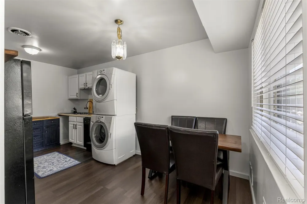 24969 Mayfair Street Flat Rock City, MI 48134