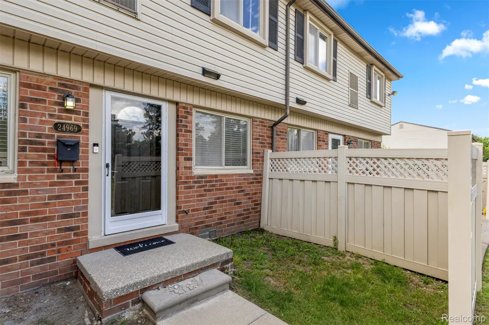 24969 Mayfair Street Flat Rock City, MI 48134