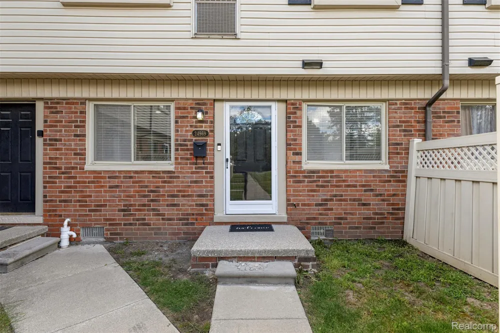 24969 Mayfair Street Flat Rock City, MI 48134