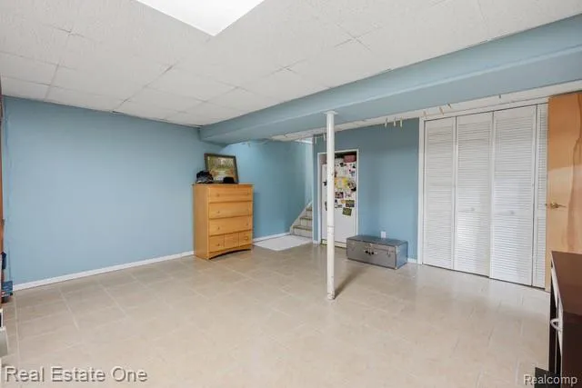 1353 Madison Drive Troy City, MI 48083