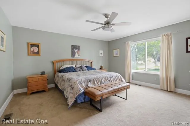 1353 Madison Drive Troy City, MI 48083