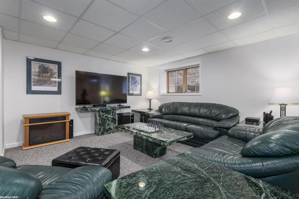 4126 WINTER DRIVE Shelby Charter Township, MI 48316
