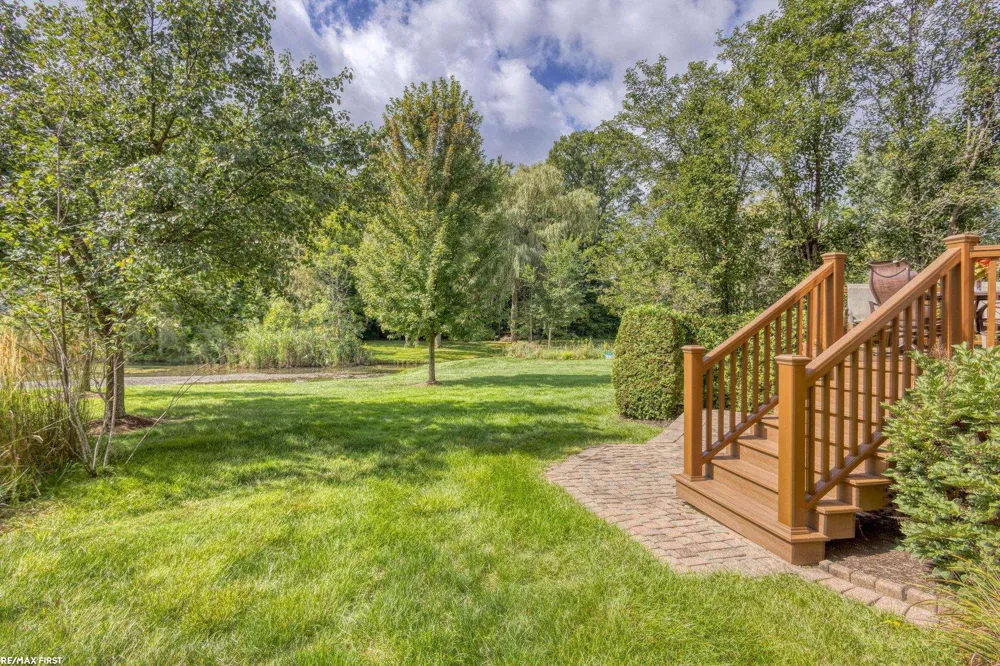 4126 WINTER DRIVE Shelby Charter Township, MI 48316