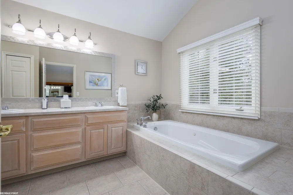 4126 WINTER DRIVE Shelby Charter Township, MI 48316