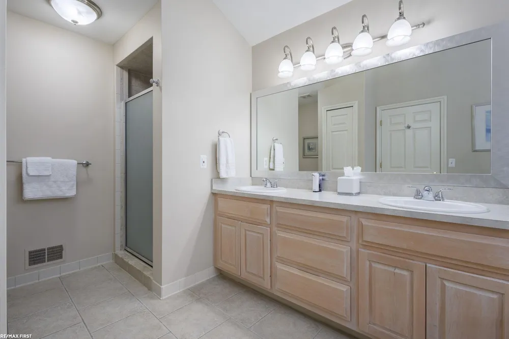 4126 WINTER DRIVE Shelby Charter Township, MI 48316