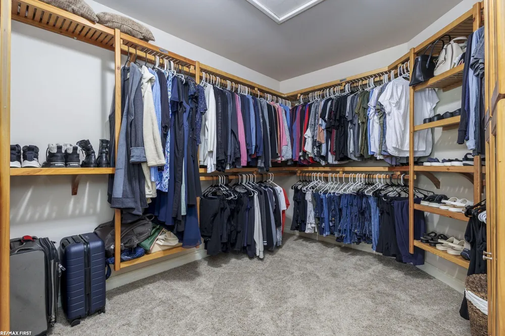 4126 WINTER DRIVE Shelby Charter Township, MI 48316