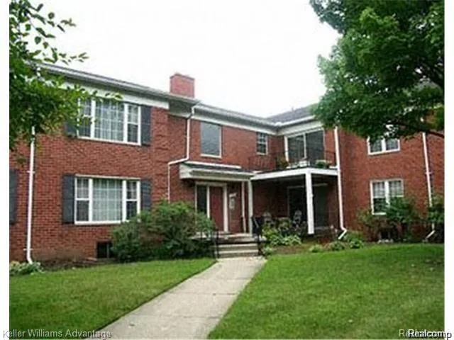 27689 W Echo Valley Farmington Hills City, MI 48334