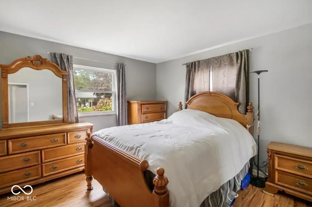 1709 W Woodmont Muncie, IN 47304