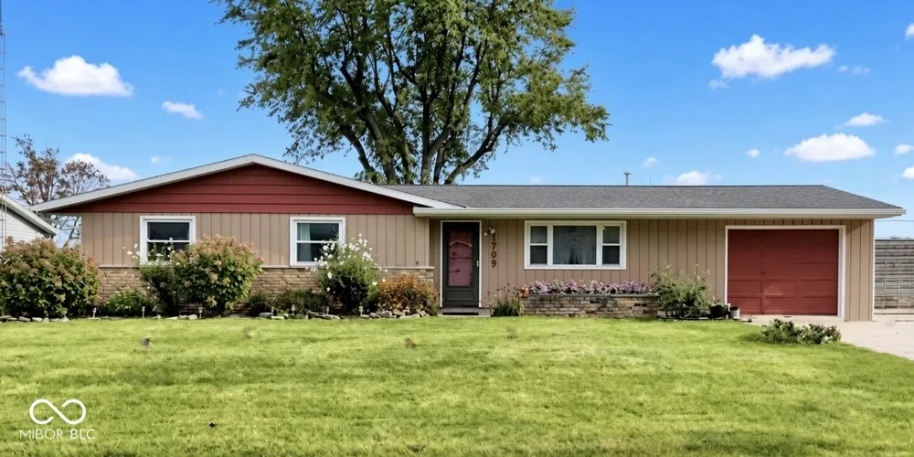 1709 W Woodmont Muncie, IN 47304
