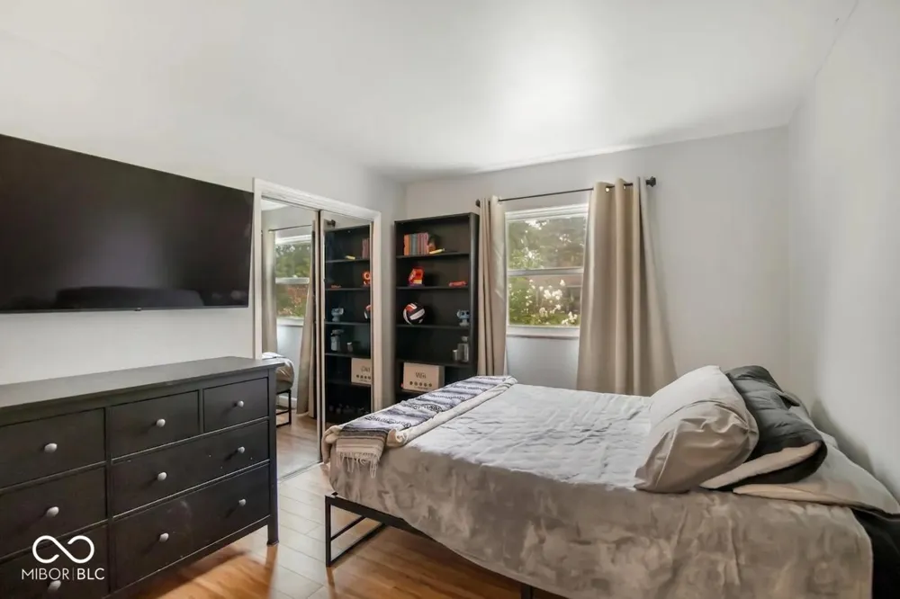 1709 W Woodmont Muncie, IN 47304