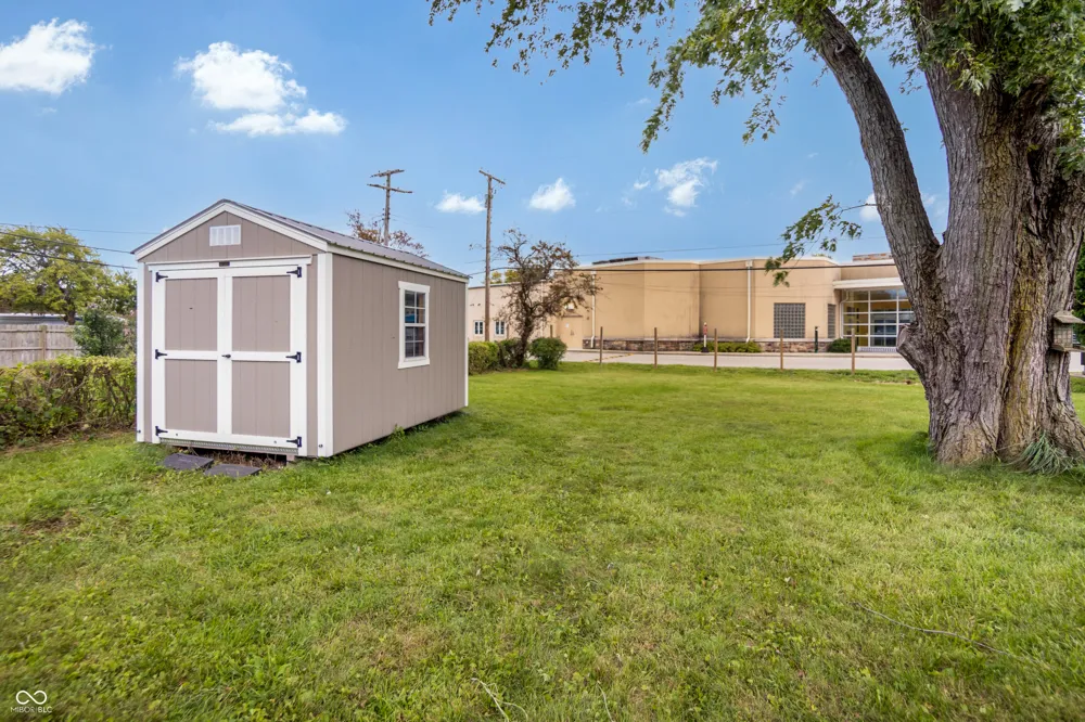 1709 W Woodmont Muncie, IN 47304