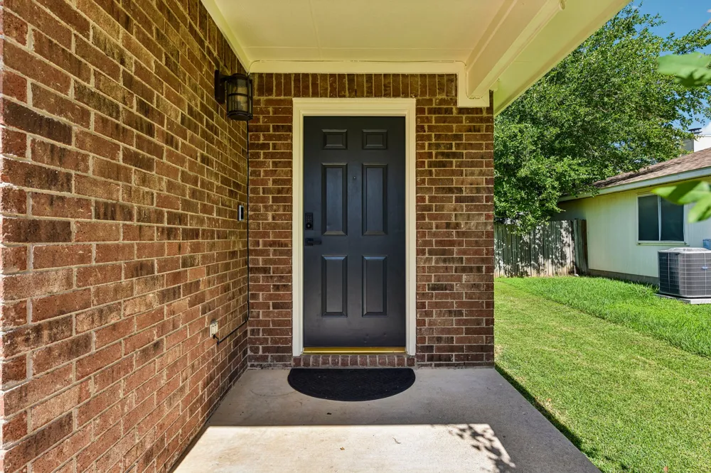 170 Kates Cove Buda, TX 78610