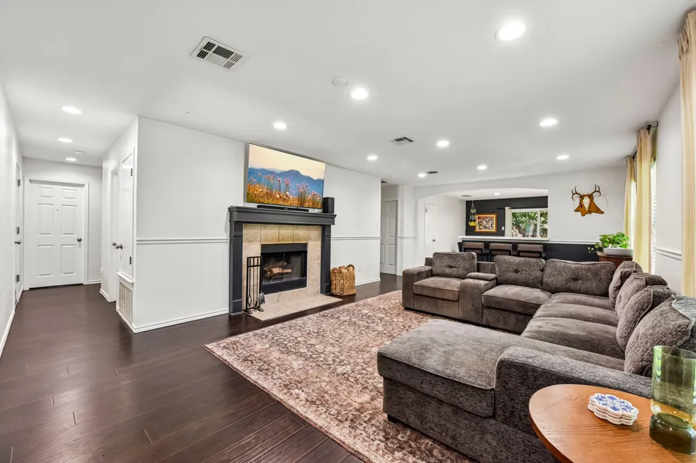 170 Kates Cove Buda, TX 78610