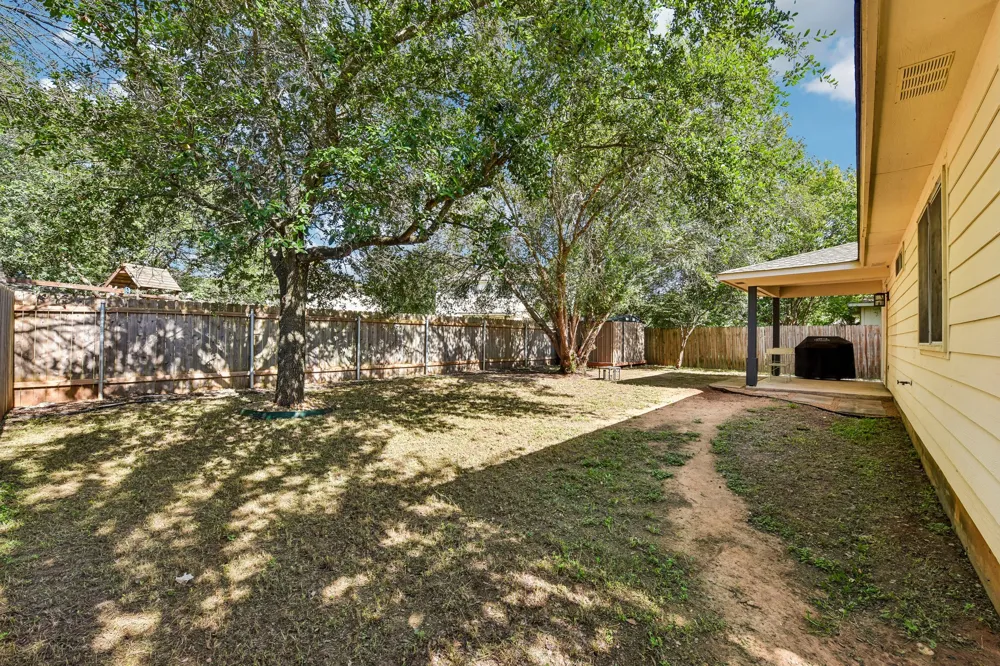 170 Kates Cove Buda, TX 78610