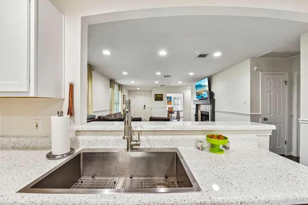 170 Kates Cove Buda, TX 78610