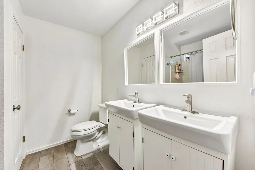 170 Kates Cove Buda, TX 78610
