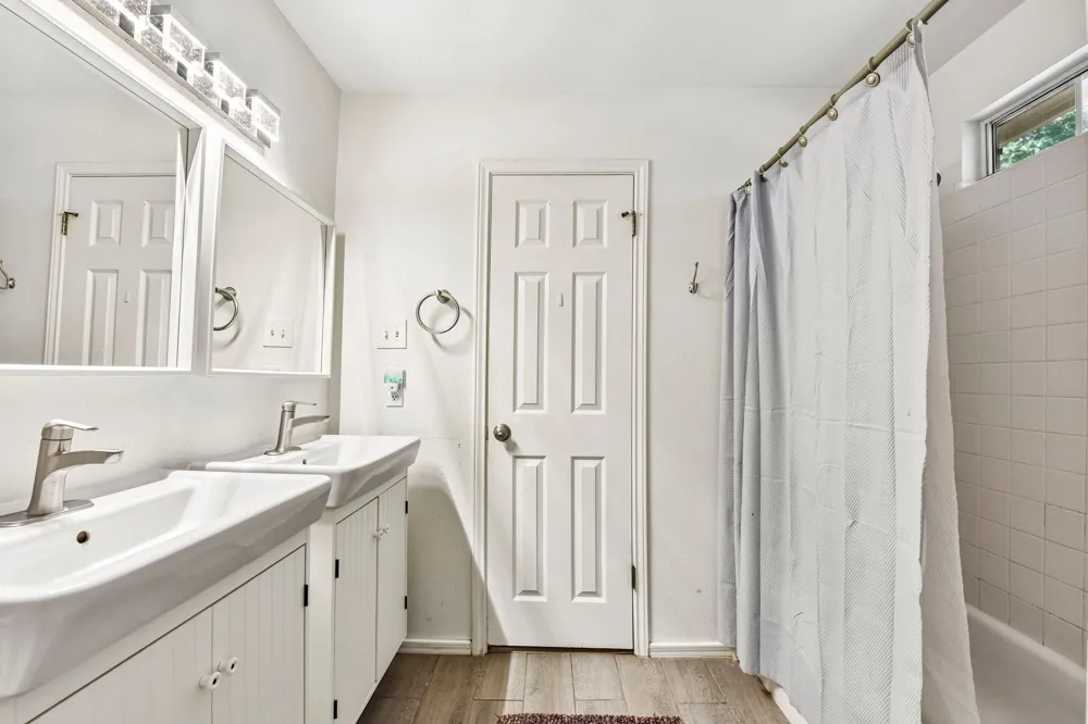 170 Kates Cove Buda, TX 78610