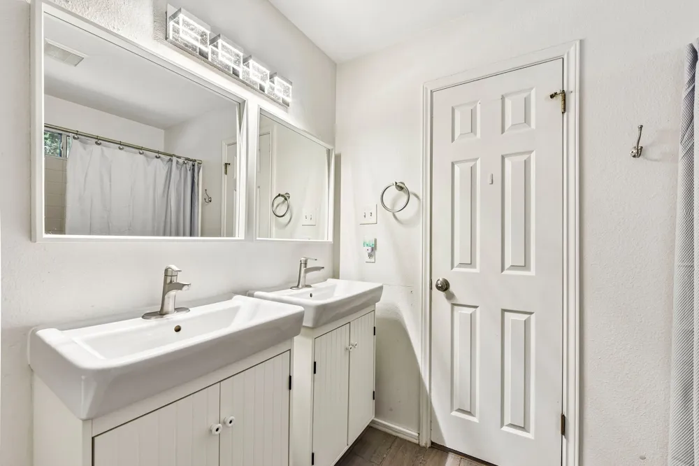 170 Kates Cove Buda, TX 78610