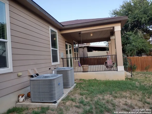 11212 HILL TOP LOOP Helotes, TX 78023