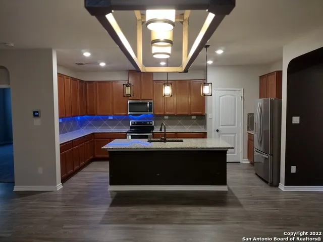 11212 HILL TOP LOOP Helotes, TX 78023