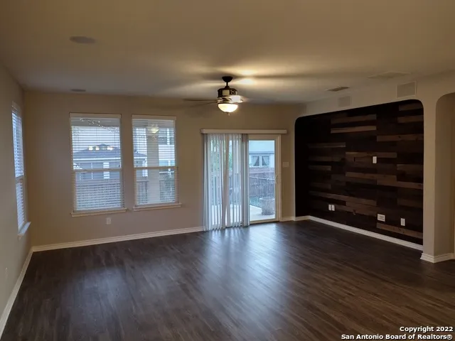 11212 HILL TOP LOOP Helotes, TX 78023