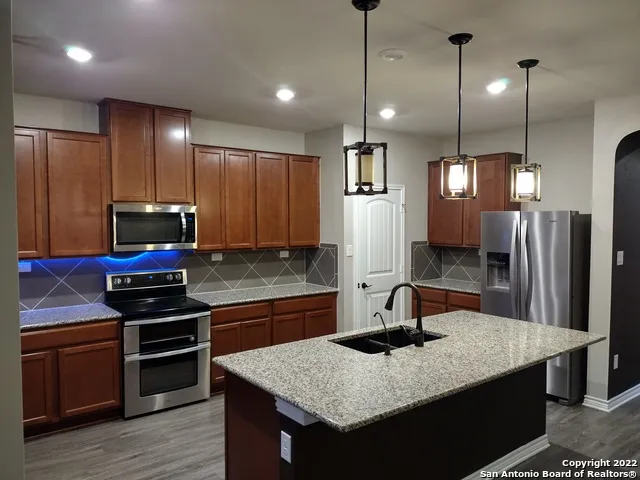 11212 HILL TOP LOOP Helotes, TX 78023