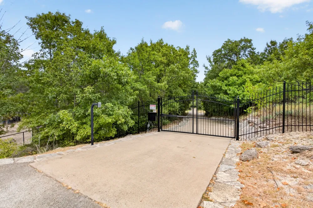 6400 Lake Oaks Circle Fort Worth, TX 76108