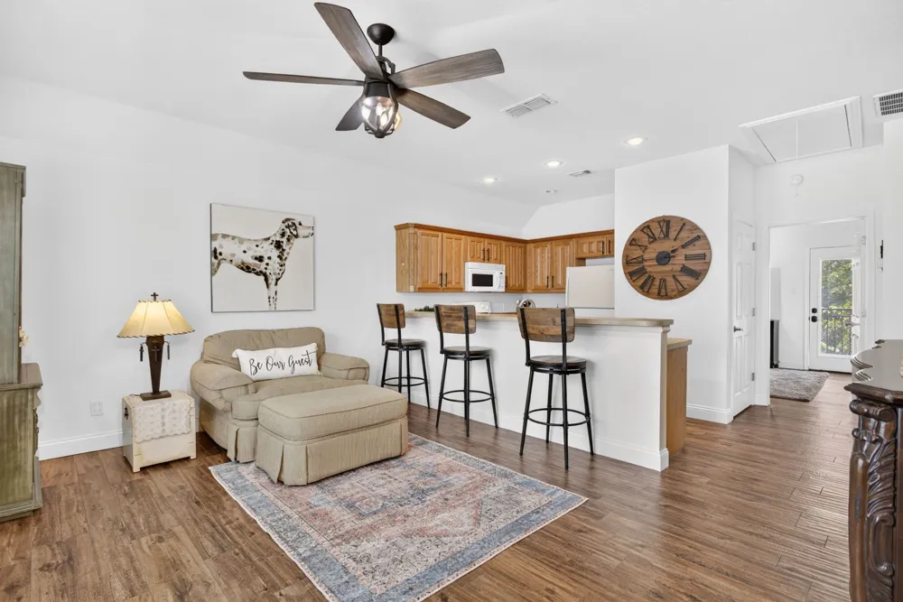 6400 Lake Oaks Circle Fort Worth, TX 76108