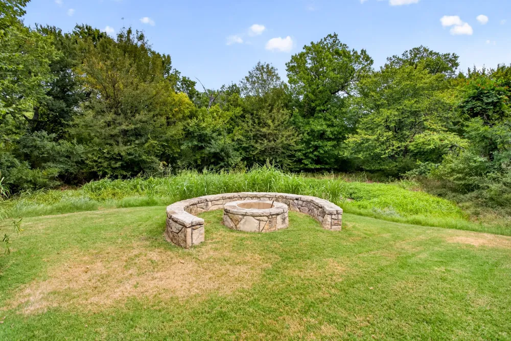 6400 Lake Oaks Circle Fort Worth, TX 76108
