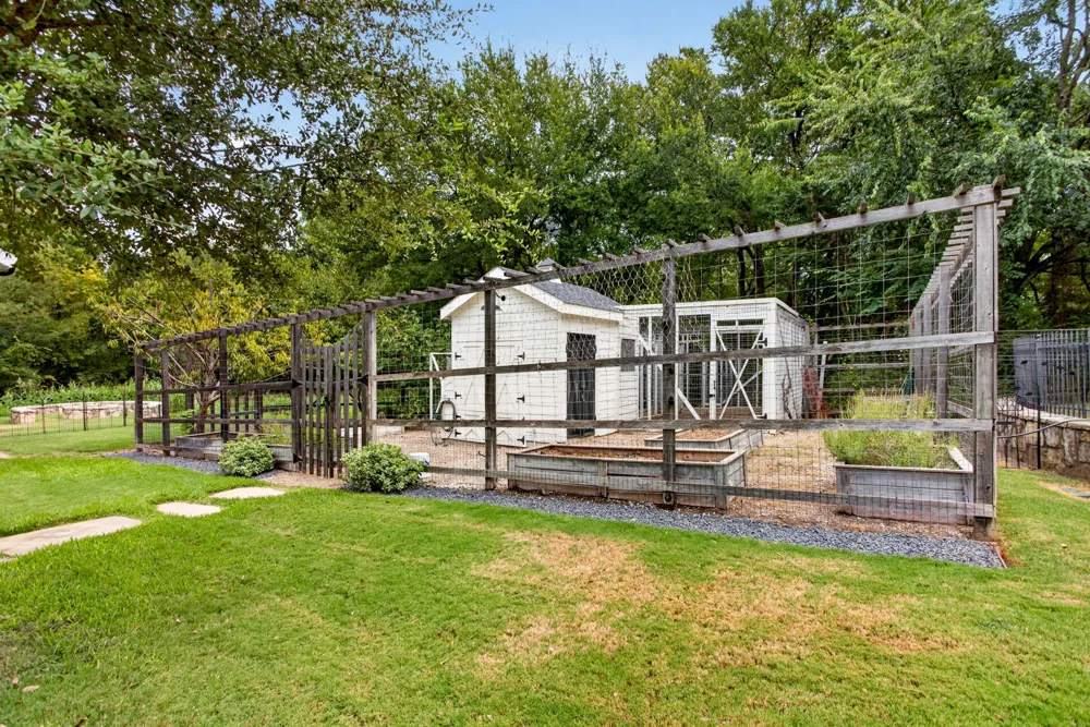 6400 Lake Oaks Circle Fort Worth, TX 76108