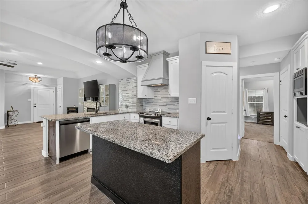 705 Phillips Court Mansfield, TX 76063