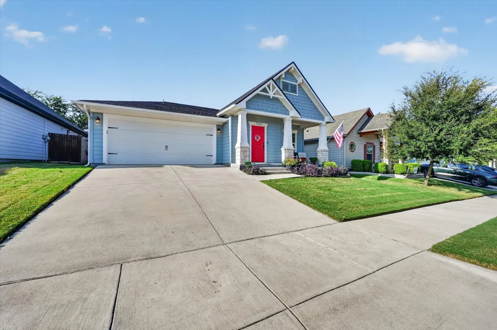 705 Phillips Court Mansfield, TX 76063