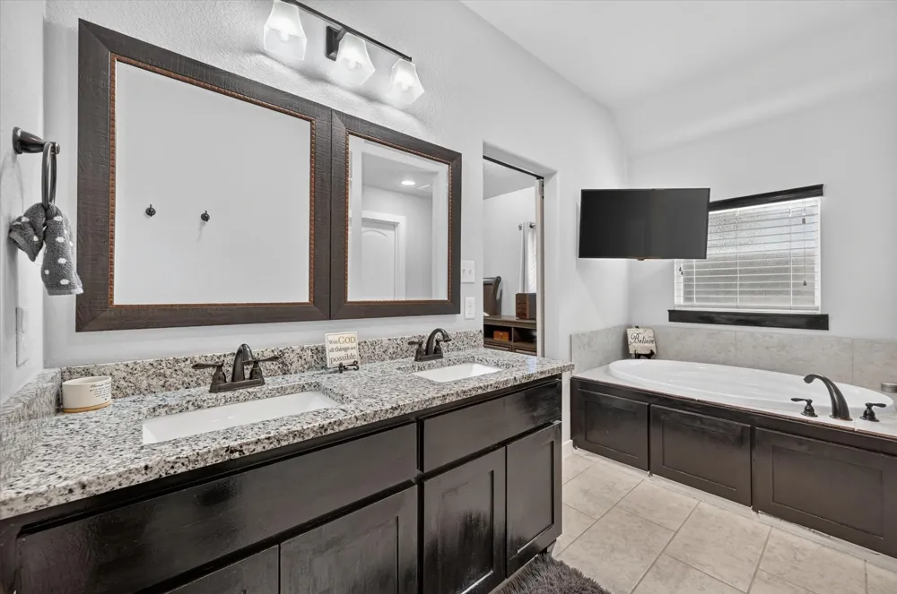 705 Phillips Court Mansfield, TX 76063