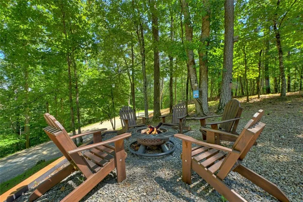 22 Kings Court Ellijay, GA 30540